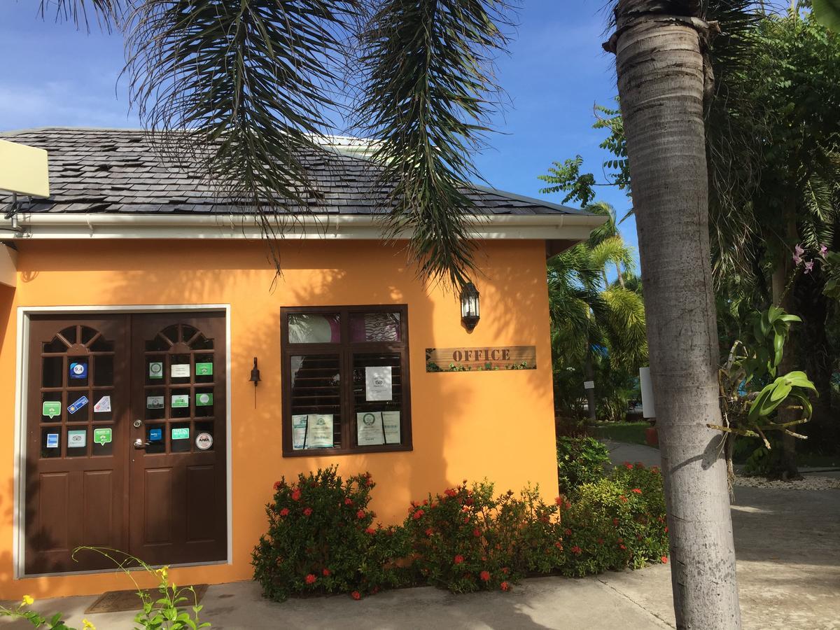 Buccaneer Beach Club Aparthotel Dickenson Bay Exterior photo