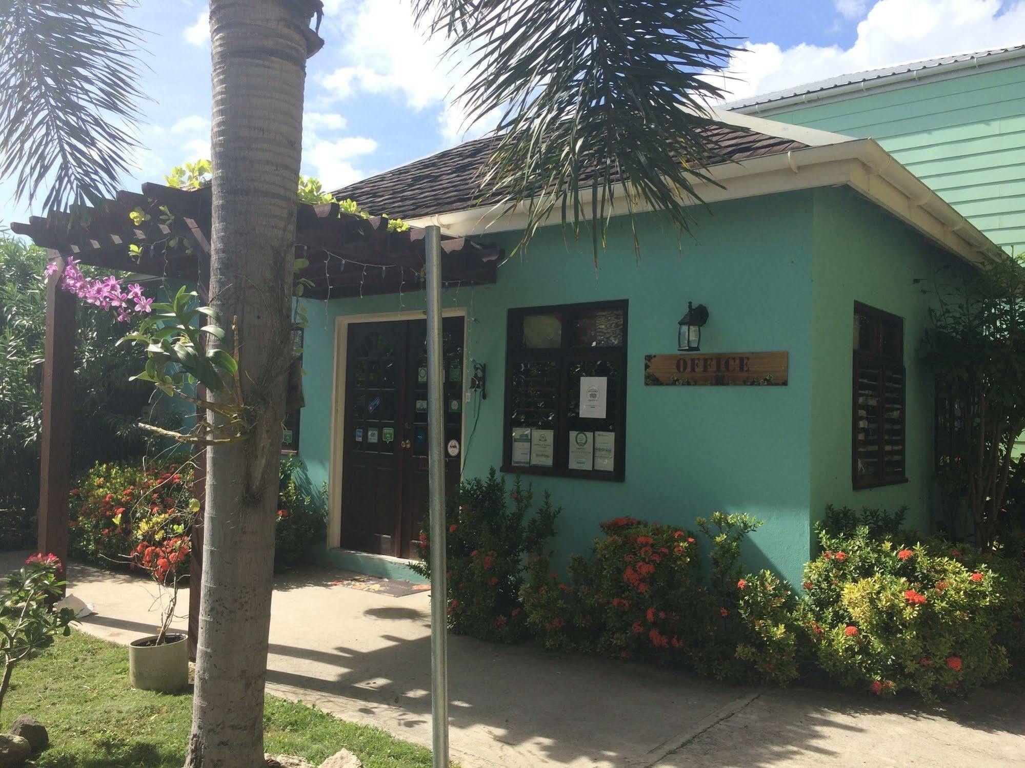 Buccaneer Beach Club Aparthotel Dickenson Bay Exterior photo